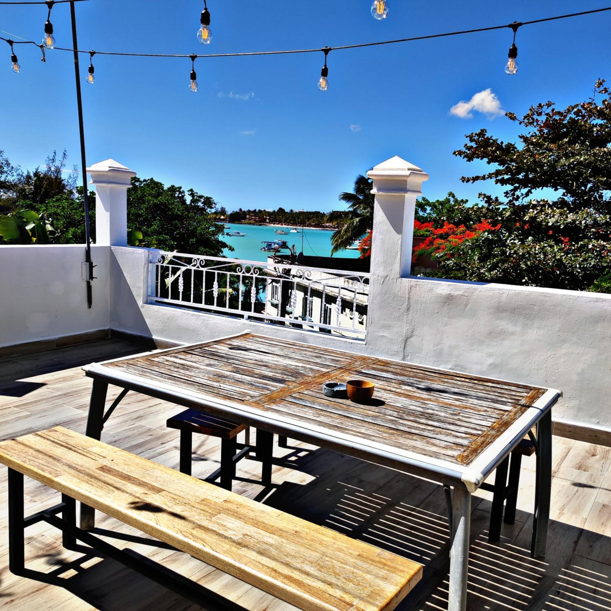 Grand Baie View Appart Екстериор снимка