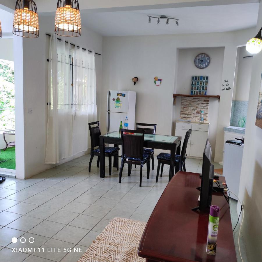 Grand Baie View Appart Екстериор снимка