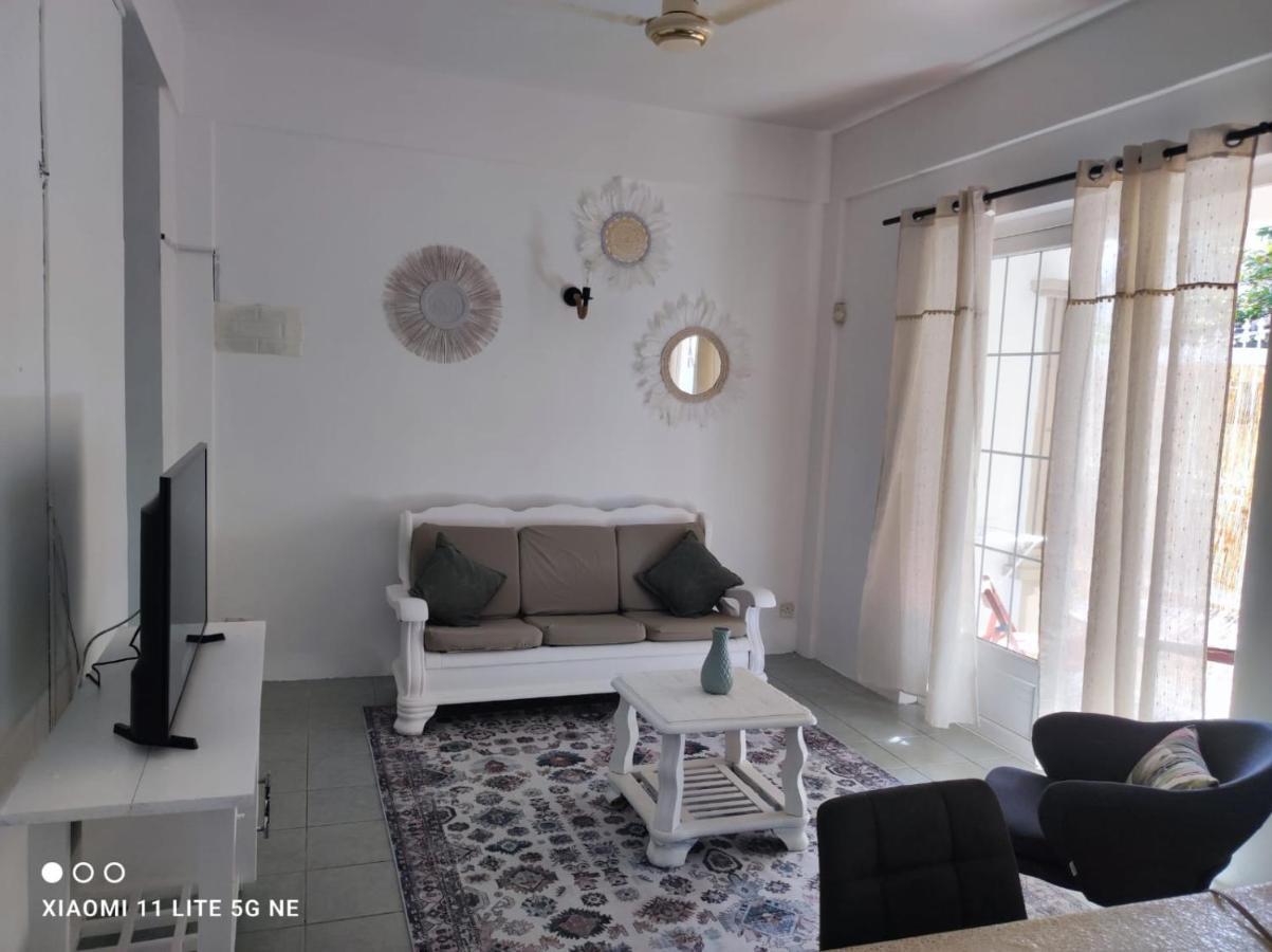 Grand Baie View Appart Екстериор снимка
