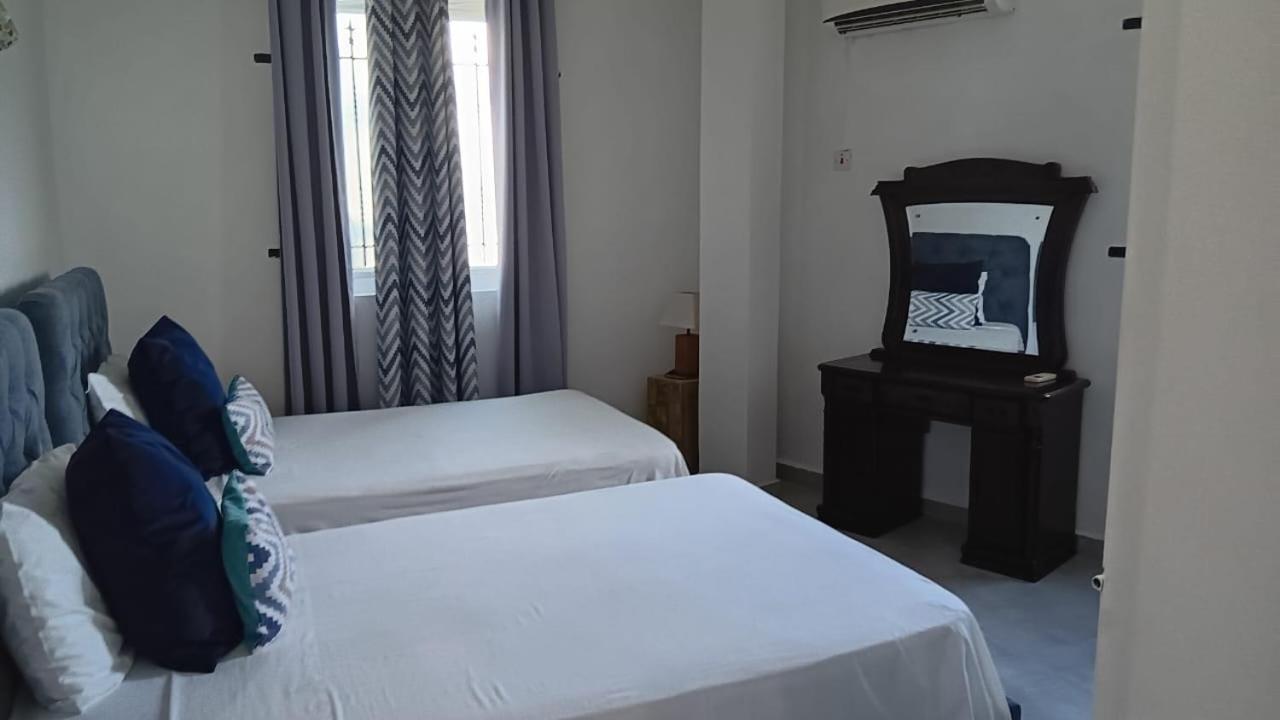 Grand Baie View Appart Екстериор снимка